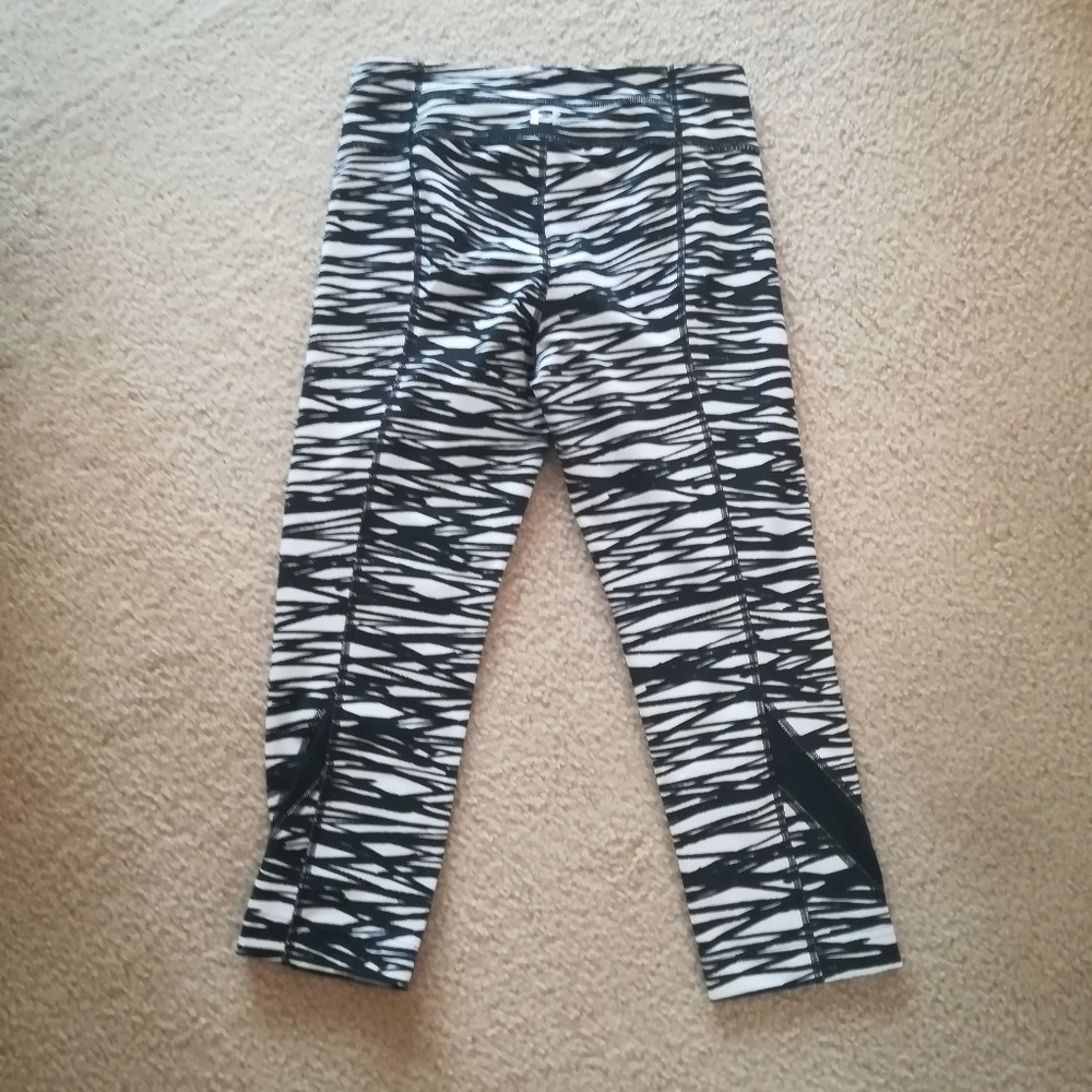 Under Armour crops - Picture 2 of 3